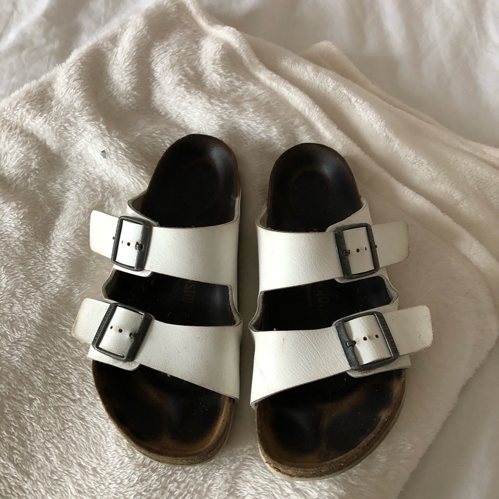 Preloved White Birkenstock’s
